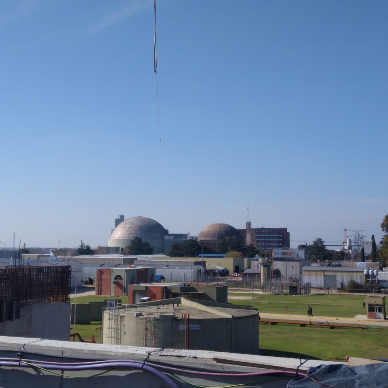 Read more about the article Visita al Reactor CAREM junto a la CNEA